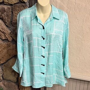 NWT Multiples Aqua and White Patterned Button-Down Shirt
